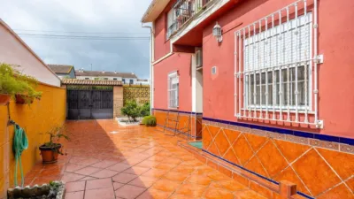 Chalet en venta en Las Almenas, Las Almenas (Tomares) de 419.900 €