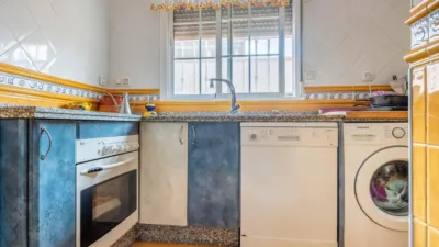Chalet en venta en Las Almenas, Las Almenas (Tomares) de 419.900 €