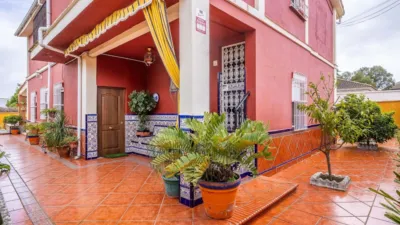 Chalet en venta en Las Almenas, Las Almenas (Tomares) de 419.900 €