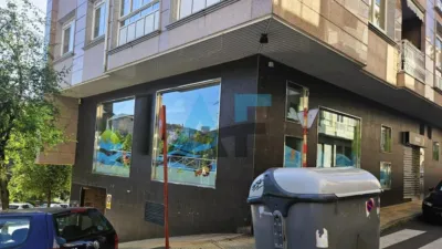 Local comercial en alquiler en Calle de Alexandre Bóveda, O Couto (Ourense Capital) de 800 €<span>/mes</span>