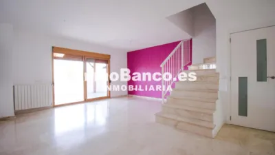 Chalet en alquiler en Calicanto, Chiva de 1.800 €<span>/mes</span>