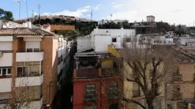 Piso en alquiler en Calle Real de Cartuja, cerca de Calle Acera de San Idelfonso, San Ildefonso (Hospital Real) (Distrito Beiro. Granada Capital) de 1.095 €<span>/mes</span>