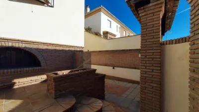 Chalet en alquiler en Granada, Carretera de la Sierra (Distrito Genil. Granada Capital) de 1.500 €<span>/mes</span>