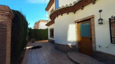Chalet en alquiler en Granada, Carretera de la Sierra (Distrito Genil. Granada Capital) de 1.500 €<span>/mes</span>