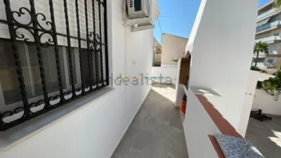 Chalet en alquiler en 1A Linea de Playa, Miramar de 1.800 €<span>/mes</span>