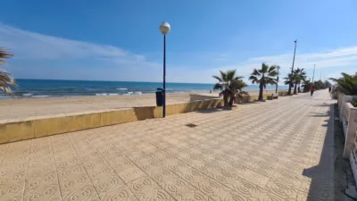 Chalet en alquiler en 1A Linea de Playa, Miramar de 1.800 €<span>/mes</span>