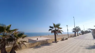 Chalet en alquiler en 1A Linea de Playa, Miramar de 1.800 €<span>/mes</span>