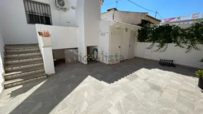 Chalet en alquiler en 1A Linea de Playa, Miramar de 1.800 €<span>/mes</span>