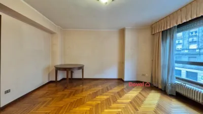 Piso en venta en Calle del Alcalde Vázquez Varela, 6, Praza España-Zona Corte Inglés (Distrito Casco Urbano. Vigo) de 242.000 €