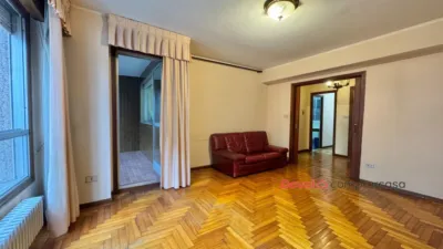 Piso en venta en Calle del Alcalde Vázquez Varela, 6, Praza España-Zona Corte Inglés (Distrito Casco Urbano. Vigo) de 242.000 €