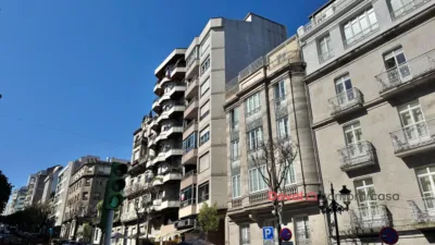 Piso en venta en Calle del Alcalde Vázquez Varela, 6, Praza España-Zona Corte Inglés (Distrito Casco Urbano. Vigo) de 242.000 €