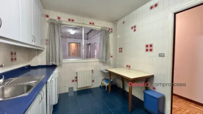 Piso en venta en Calle del Alcalde Vázquez Varela, 6, Praza España-Zona Corte Inglés (Distrito Casco Urbano. Vigo) de 242.000 €
