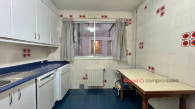 Piso en venta en Calle del Alcalde Vázquez Varela, 6, Praza España-Zona Corte Inglés (Distrito Casco Urbano. Vigo) de 242.000 €