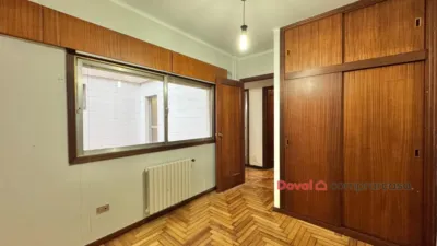 Piso en venta en Calle del Alcalde Vázquez Varela, 6, Praza España-Zona Corte Inglés (Distrito Casco Urbano. Vigo) de 242.000 €