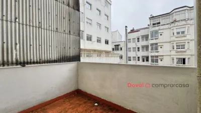 Piso en venta en Calle del Alcalde Vázquez Varela, 6, Praza España-Zona Corte Inglés (Distrito Casco Urbano. Vigo) de 242.000 €