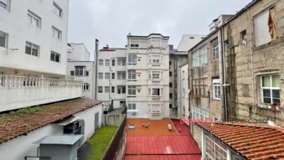 Piso en venta en Calle del Alcalde Vázquez Varela, 6, Praza España-Zona Corte Inglés (Distrito Casco Urbano. Vigo) de 242.000 €