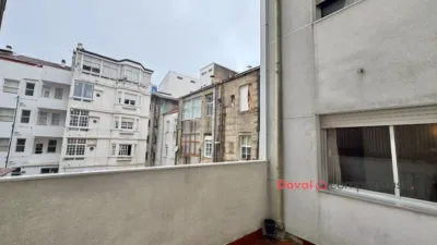 Piso en venta en Calle del Alcalde Vázquez Varela, 6, Praza España-Zona Corte Inglés (Distrito Casco Urbano. Vigo) de 242.000 €