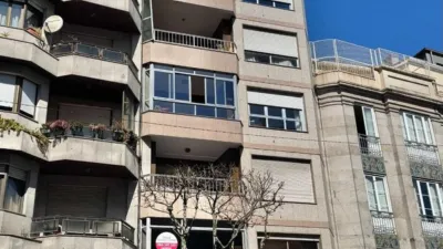 Piso en venta en Calle del Alcalde Vázquez Varela, 6, Praza España-Zona Corte Inglés (Distrito Casco Urbano. Vigo) de 242.000 €