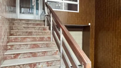 Piso en venta en Calle del Alcalde Vázquez Varela, 6, Praza España-Zona Corte Inglés (Distrito Casco Urbano. Vigo) de 242.000 €