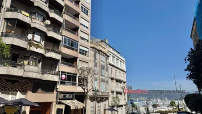 Piso en venta en Calle del Alcalde Vázquez Varela, 6, Praza España-Zona Corte Inglés (Distrito Casco Urbano. Vigo) de 242.000 €