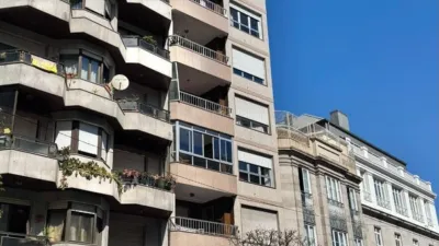 Piso en venta en Calle del Alcalde Vázquez Varela, 6, Praza España-Zona Corte Inglés (Distrito Casco Urbano. Vigo) de 242.000 €