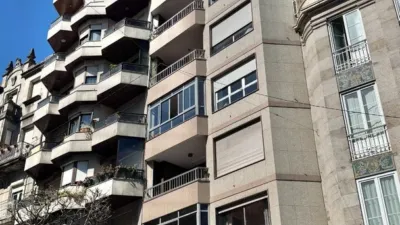 Piso en venta en Calle del Alcalde Vázquez Varela, 6, Praza España-Zona Corte Inglés (Distrito Casco Urbano. Vigo) de 242.000 €