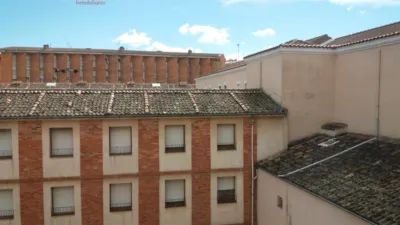 Piso en alquiler en Calle de Santa Isabel, Centro (Segovia Capital) de 1.050 €<span>/mes</span>