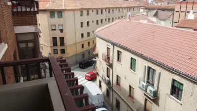 Piso en alquiler en Calle de Santa Isabel, Centro (Segovia Capital) de 1.050 €<span>/mes</span>