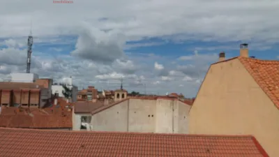 Piso en alquiler en Calle de Santa Isabel, Centro (Segovia Capital) de 1.050 €<span>/mes</span>