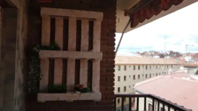 Piso en alquiler en Calle de Santa Isabel, Centro (Segovia Capital) de 1.050 €<span>/mes</span>