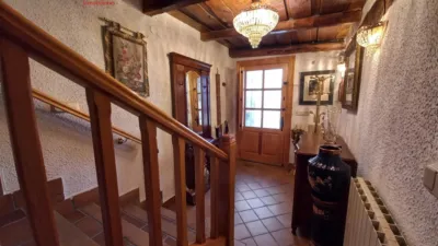 Chalet en venta en Junto Ayuntamiento, Torrecaballeros de 870.000 €