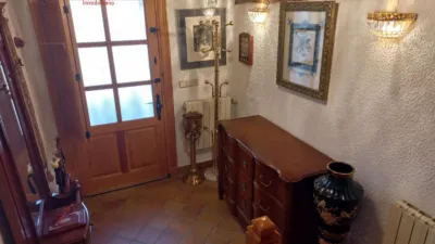 Chalet en venta en Junto Ayuntamiento, Torrecaballeros de 870.000 €