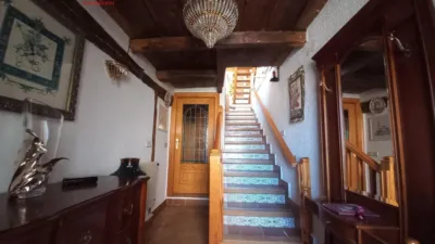 Chalet en venta en Junto Ayuntamiento, Torrecaballeros de 870.000 €