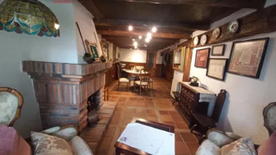 Chalet en venta en Junto Ayuntamiento, Torrecaballeros de 870.000 €
