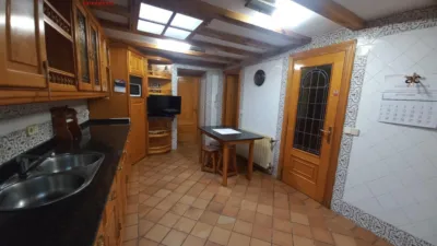 Chalet en venta en Junto Ayuntamiento, Torrecaballeros de 870.000 €
