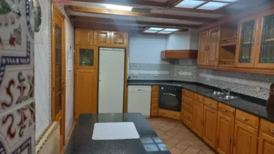 Chalet en venta en Junto Ayuntamiento, Torrecaballeros de 870.000 €