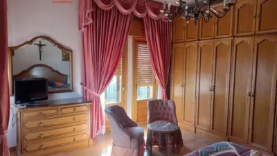 Chalet en venta en Junto Ayuntamiento, Torrecaballeros de 870.000 €