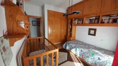 Chalet en venta en Junto Ayuntamiento, Torrecaballeros de 870.000 €