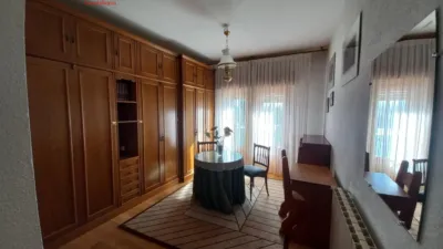 Chalet en venta en Junto Ayuntamiento, Torrecaballeros de 870.000 €