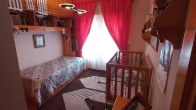 Chalet en venta en Junto Ayuntamiento, Torrecaballeros de 870.000 €