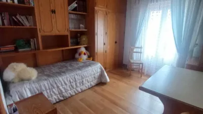 Chalet en venta en Junto Ayuntamiento, Torrecaballeros de 870.000 €