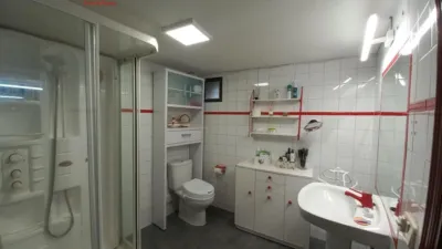 Chalet en venta en Junto Ayuntamiento, Torrecaballeros de 870.000 €