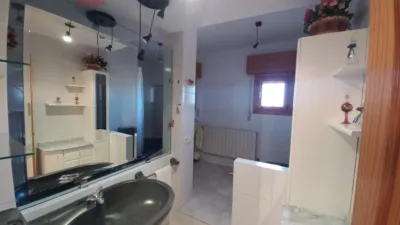Chalet en venta en Junto Ayuntamiento, Torrecaballeros de 870.000 €