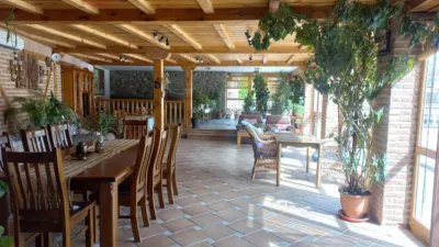 Chalet en venta en Junto Ayuntamiento, Torrecaballeros de 870.000 €