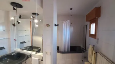Chalet en venta en Junto Ayuntamiento, Torrecaballeros de 870.000 €