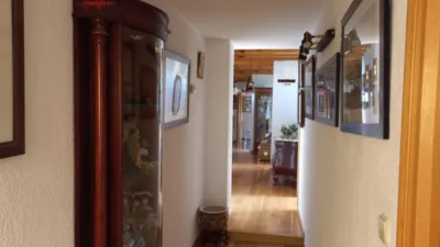 Chalet en venta en Junto Ayuntamiento, Torrecaballeros de 870.000 €