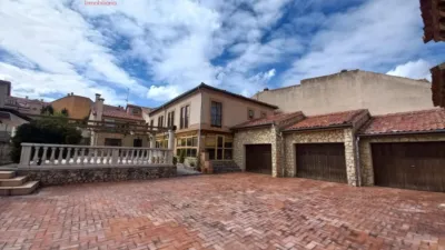 Chalet en venta en Junto Ayuntamiento, Torrecaballeros de 870.000 €