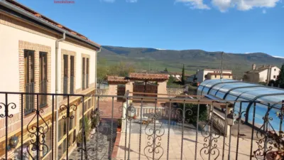 Chalet en venta en Junto Ayuntamiento, Torrecaballeros de 870.000 €