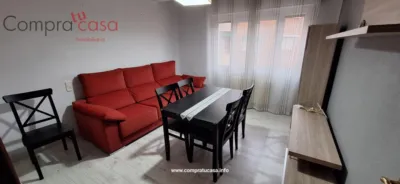 Piso en alquiler en Calle de José Zorrilla, cerca de Calle del Rancho, José Zorrilla-Padre Claret (Segovia Capital) de 900 €<span>/mes</span>