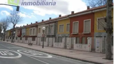 Terraced house on Avenida de Mencía de Velasco, 40 photo 10